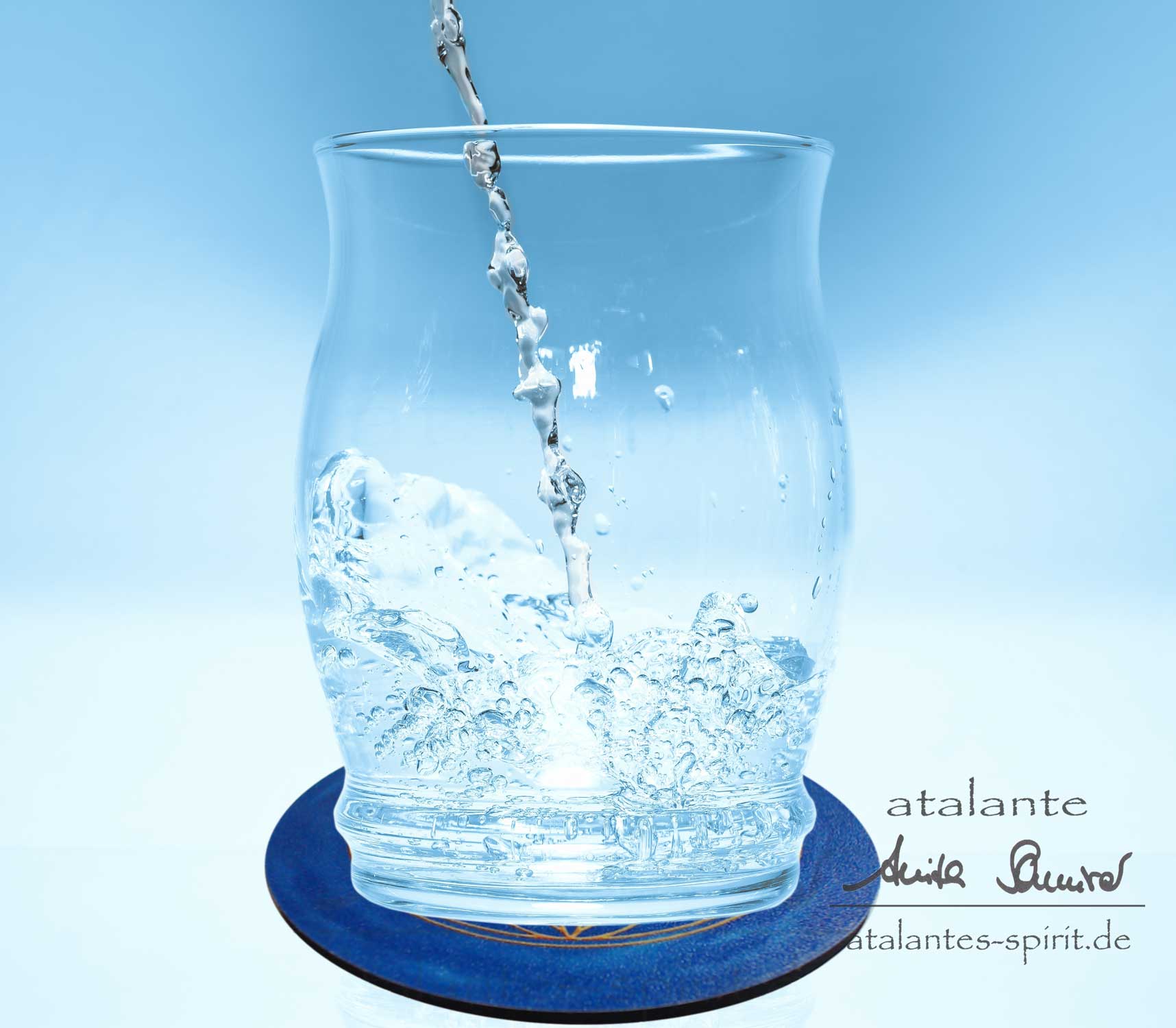 Blume des Lebens Untersetzer | Trinkglas auf Chakrenfarbe dunkelblau | designed by atalantes spirit®