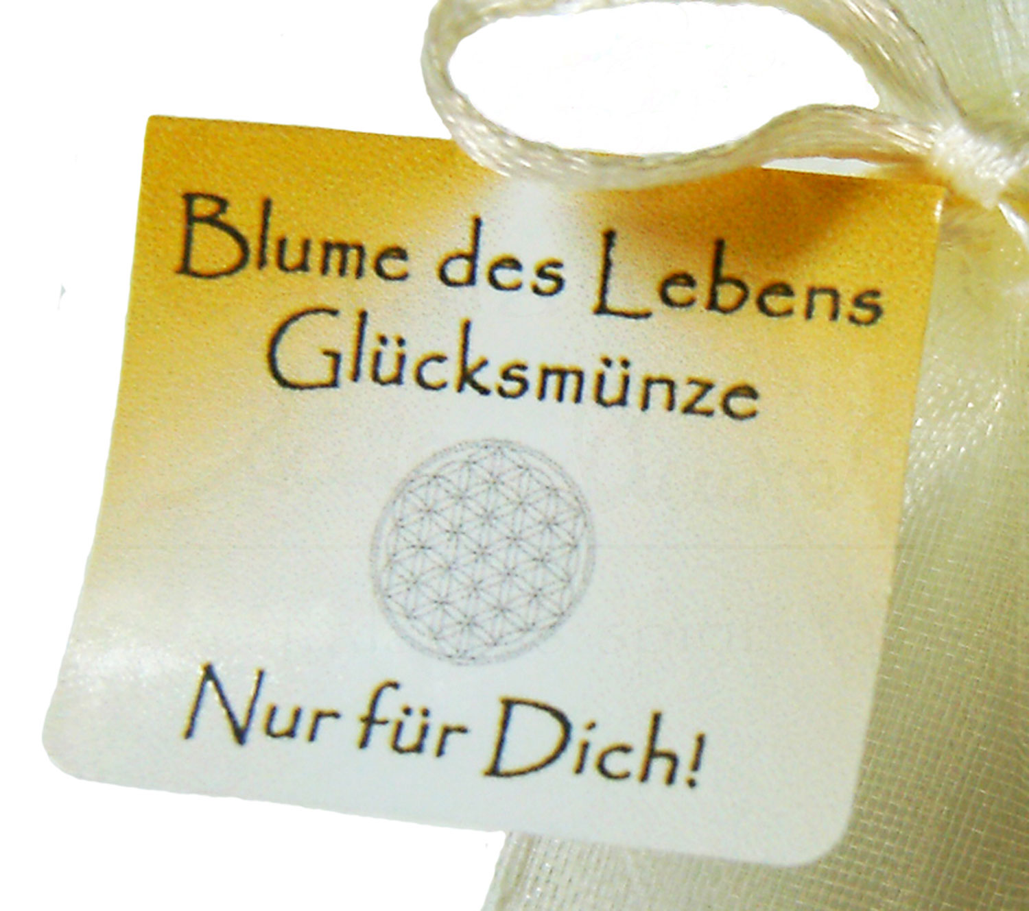 Blume des Lebens Glücksmünze "Nur für Dich" im Organzasäckchen | Farbe silber | Fähnchen Detailansicht | EnerChrom® ist eine Marke von atalantes spirit®